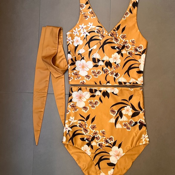 Floral Baiia 4-Piece Swimsuit in Yellow and Black - Picture 2 of 5